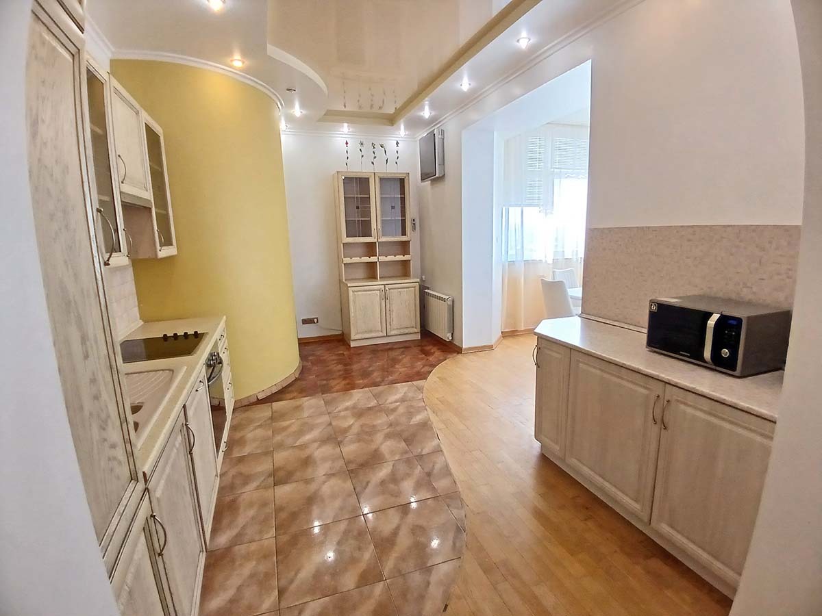 Продаж 4-кімнатної квартири 201 м², Обсерваторна вул., 7