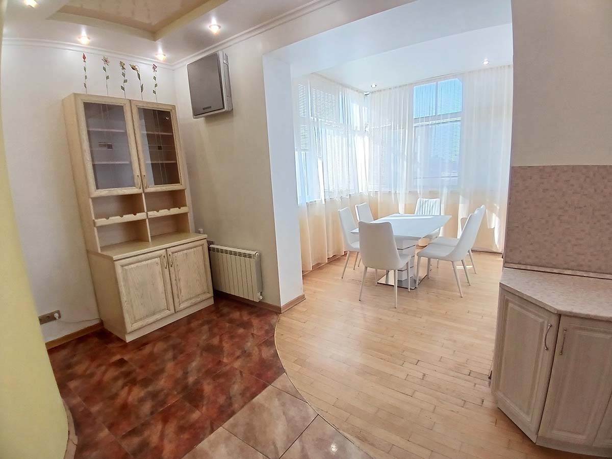 Продаж 4-кімнатної квартири 201 м², Обсерваторна вул., 7