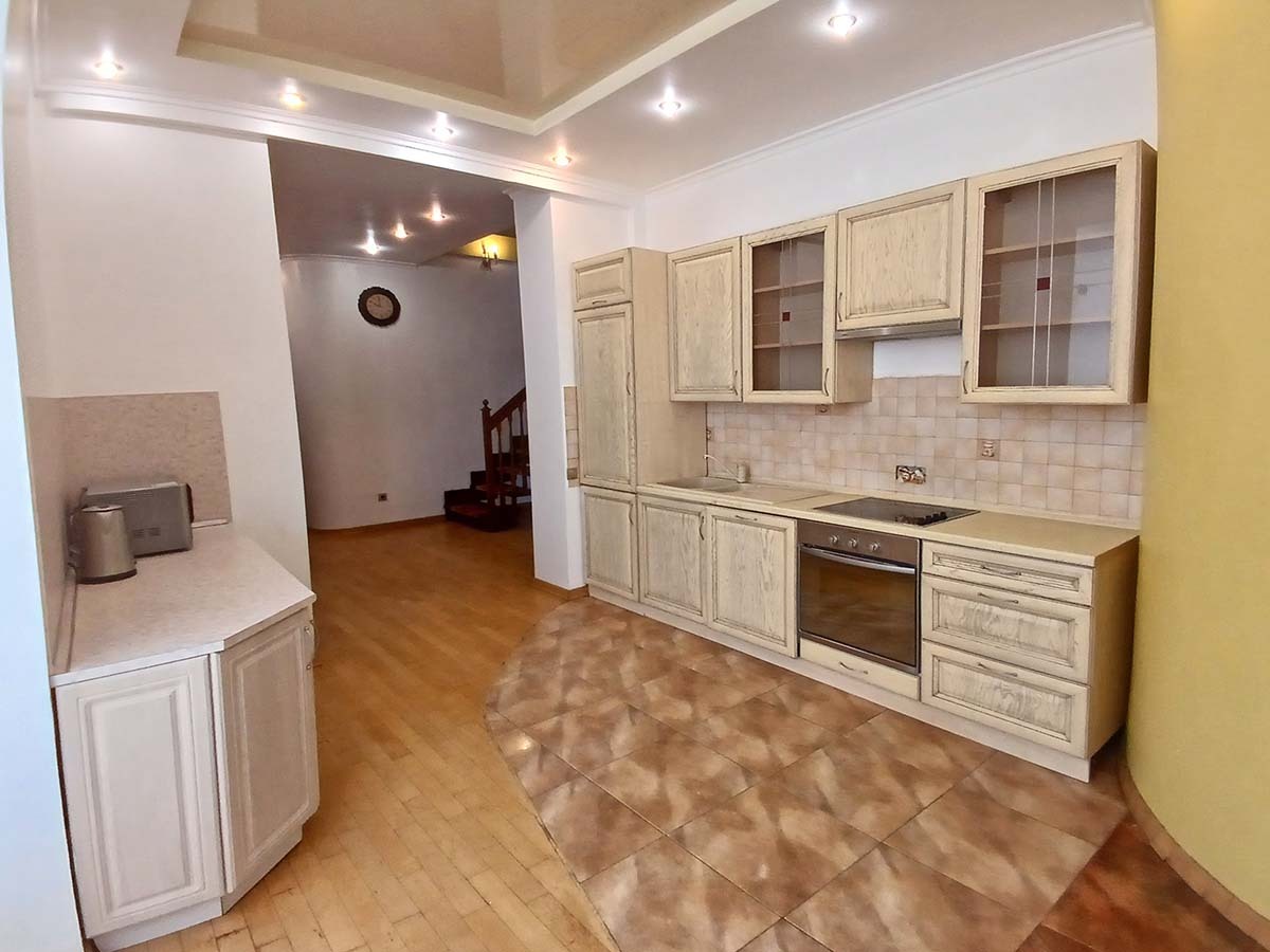 Продаж 4-кімнатної квартири 201 м², Обсерваторна вул., 7