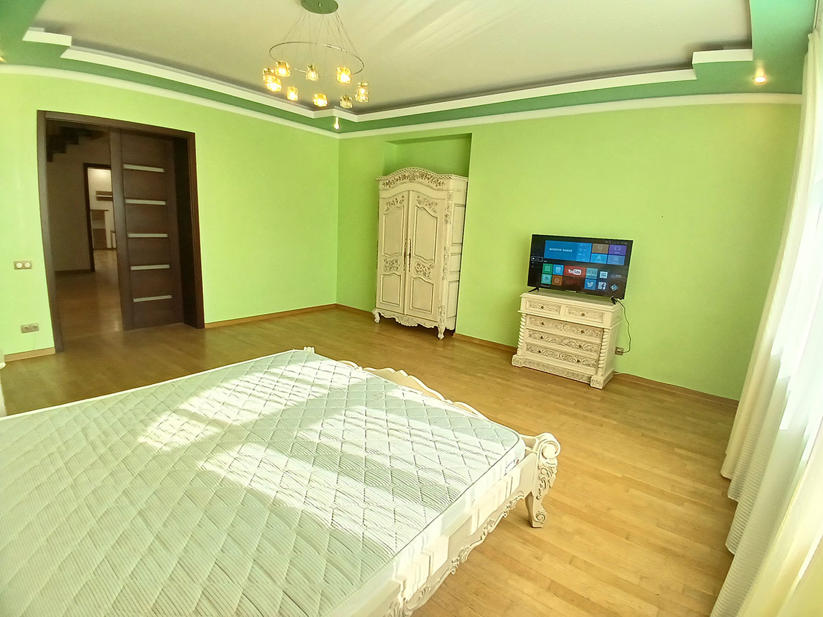 Продаж 4-кімнатної квартири 201 м², Обсерваторна вул., 7