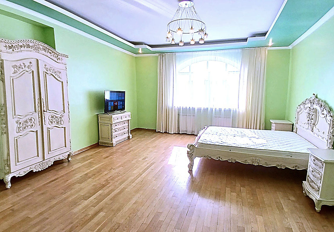 Продаж 4-кімнатної квартири 201 м², Обсерваторна вул., 7