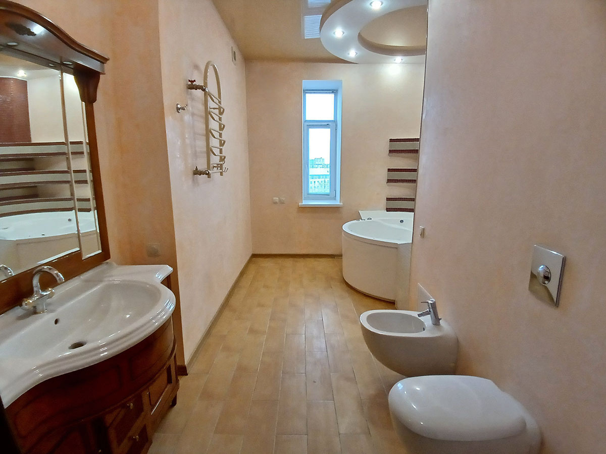 Продаж 4-кімнатної квартири 201 м², Обсерваторна вул., 7