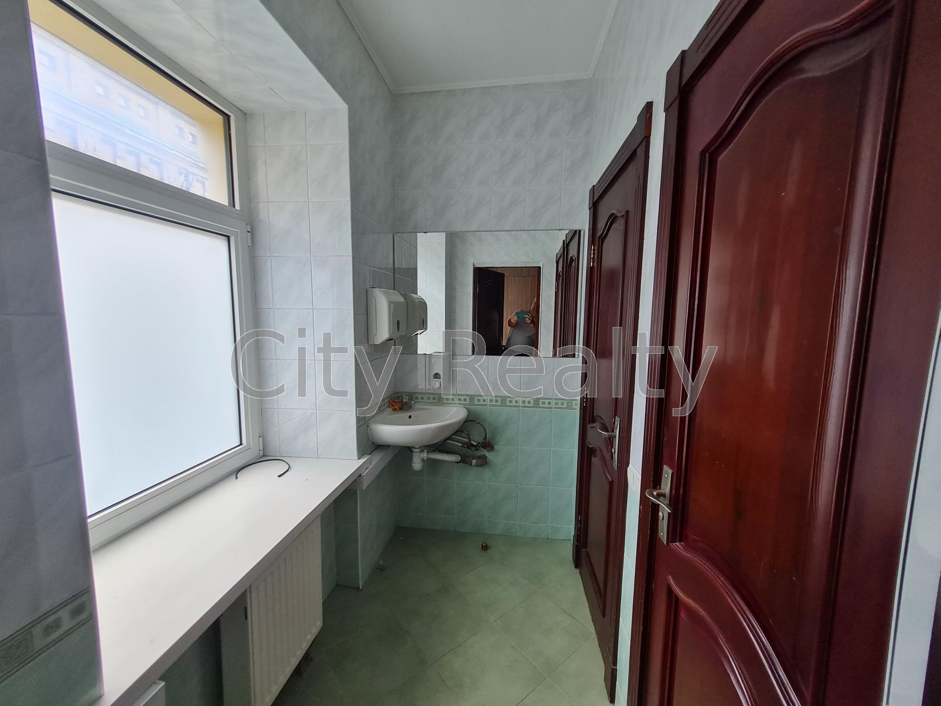 Оренда офісу 327 м², Ігорівська вул., 12Б