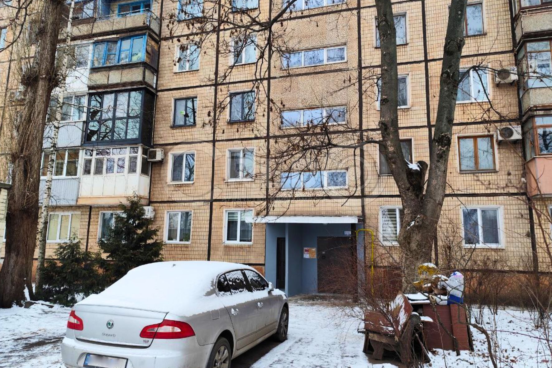 Продаж 3-кімнатної квартири 62.7 м², Свято-Миколаївська вул.