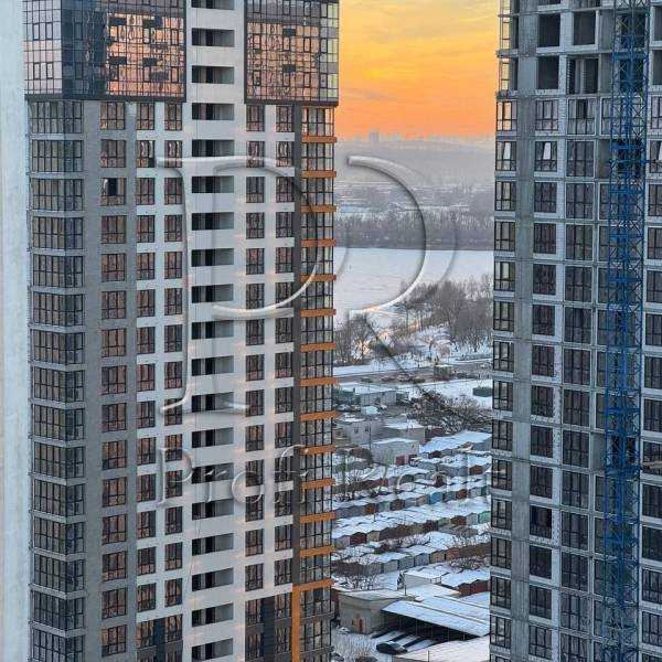 Продажа 3-комнатной квартиры 88 м², Урловская ул., 23Б