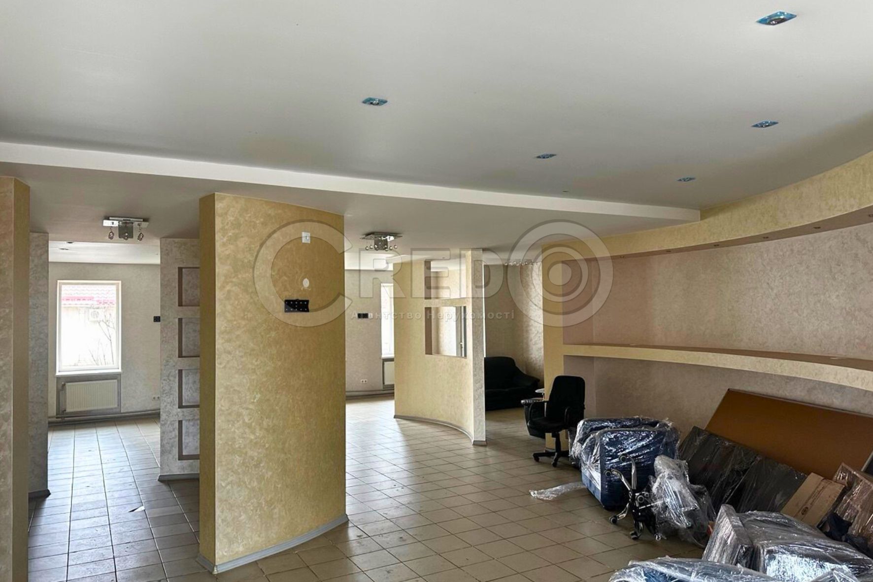 Продаж офісу 984.9 м², Каштанів вул.