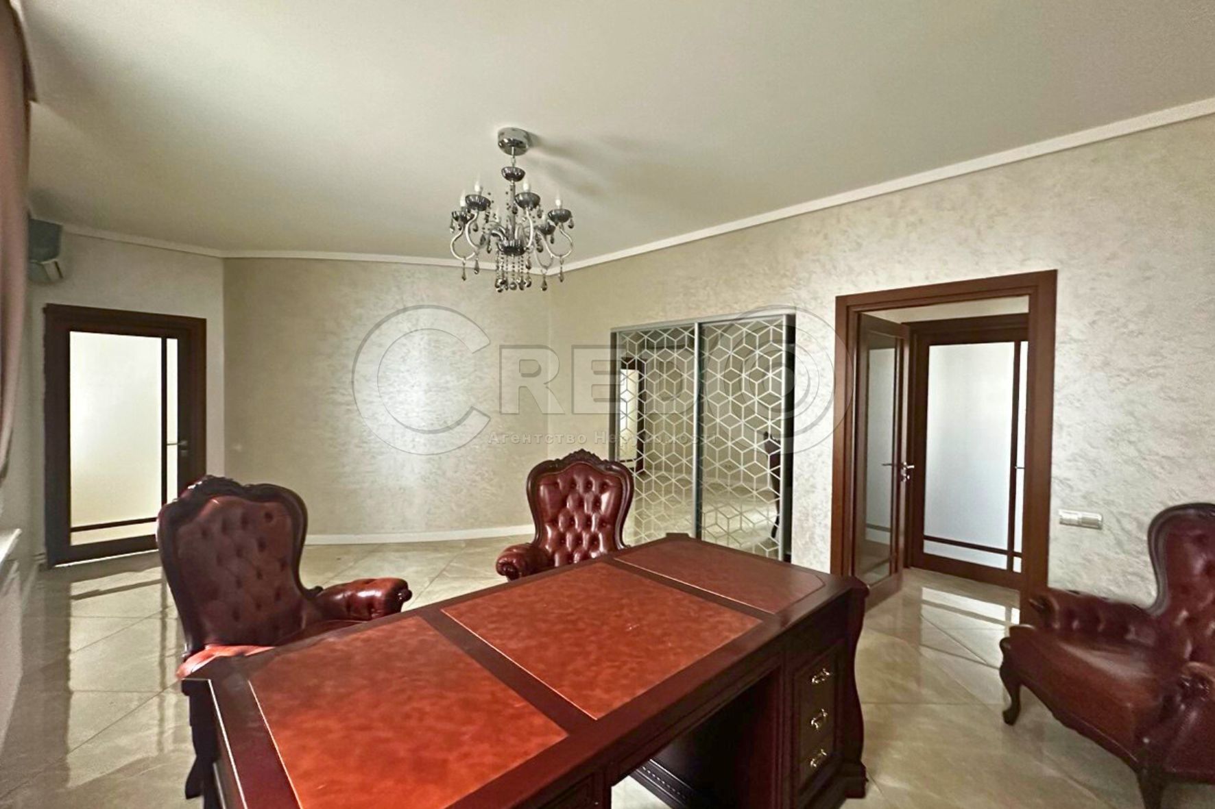 Продаж офісу 984.9 м², Каштанів вул.