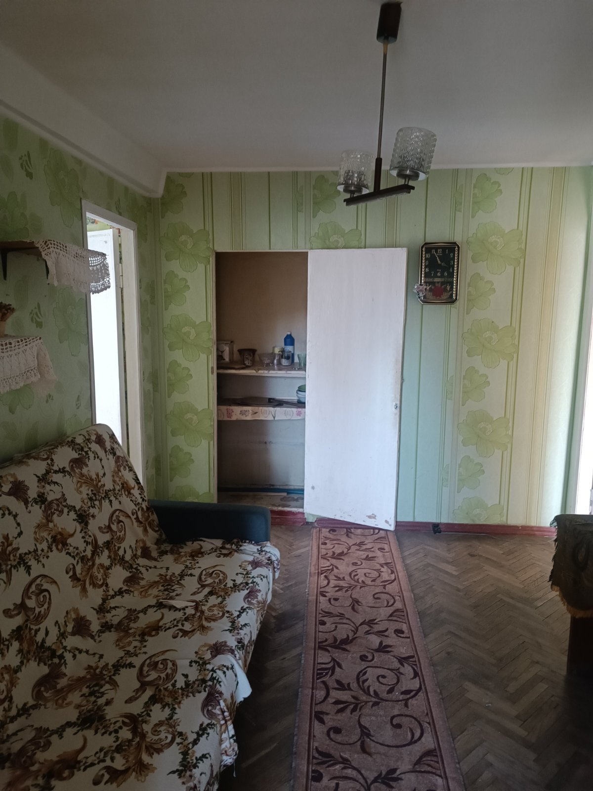 Продажа 3-комнатной квартиры 43.7 м², Метростроевская ул.