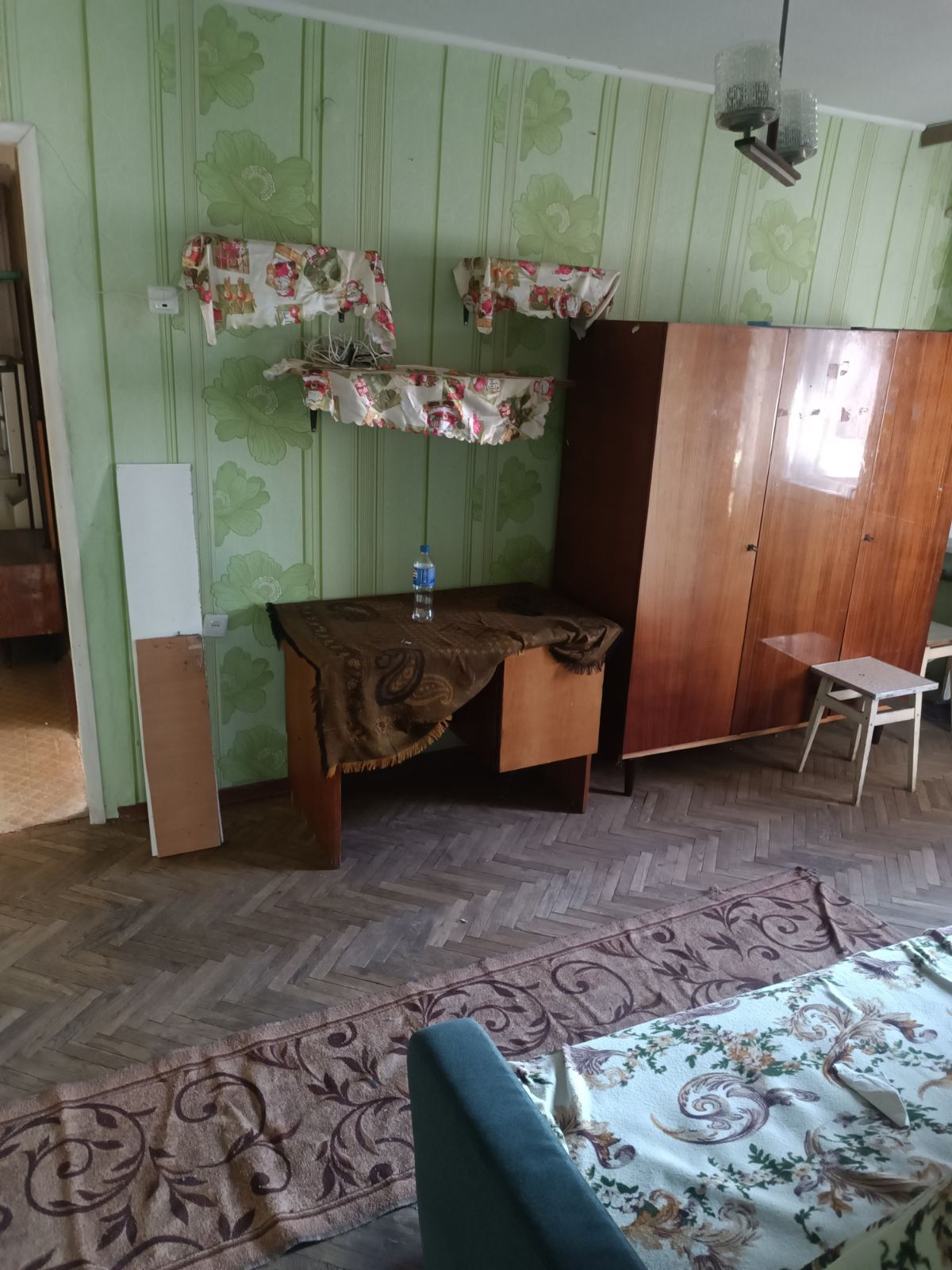 Продажа 3-комнатной квартиры 43.7 м², Метростроевская ул.