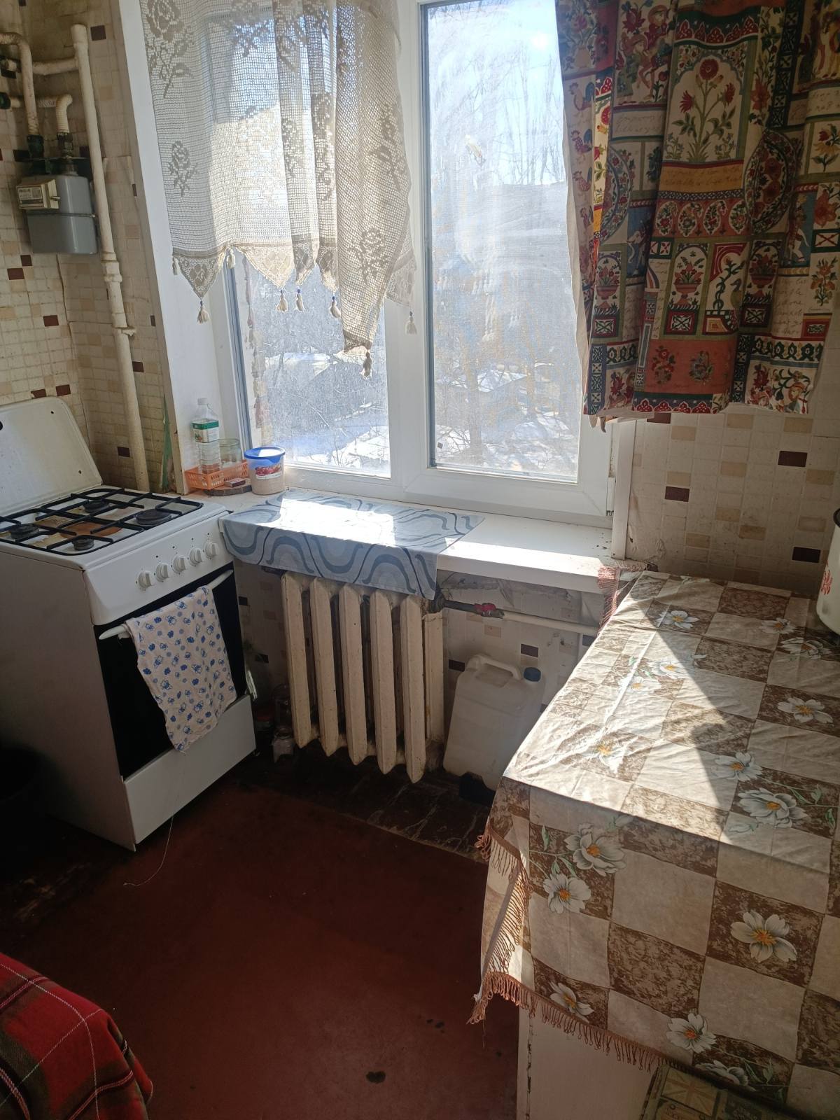 Продажа 3-комнатной квартиры 43.7 м², Метростроевская ул.