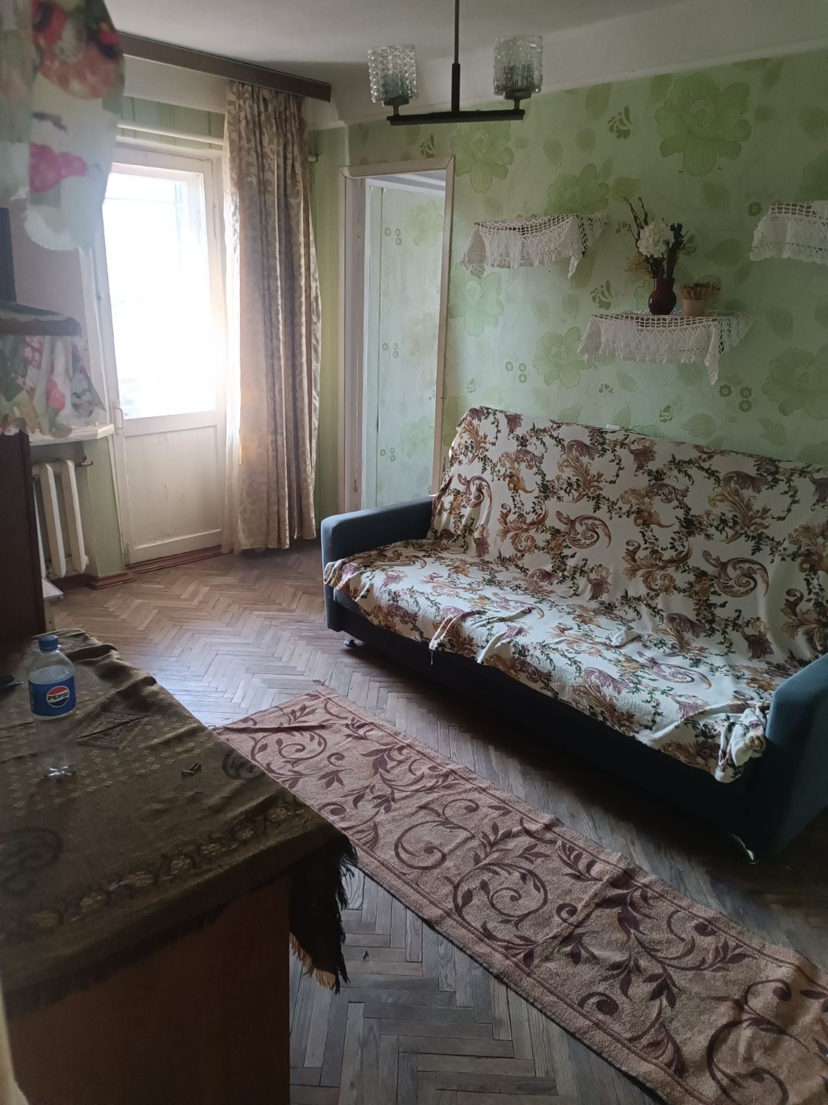 Продажа 3-комнатной квартиры 43.7 м², Метростроевская ул.