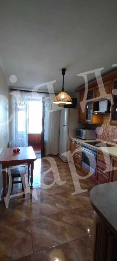 Оренда 3-кімнатної квартири 83.5 м², Лугова вул., 22