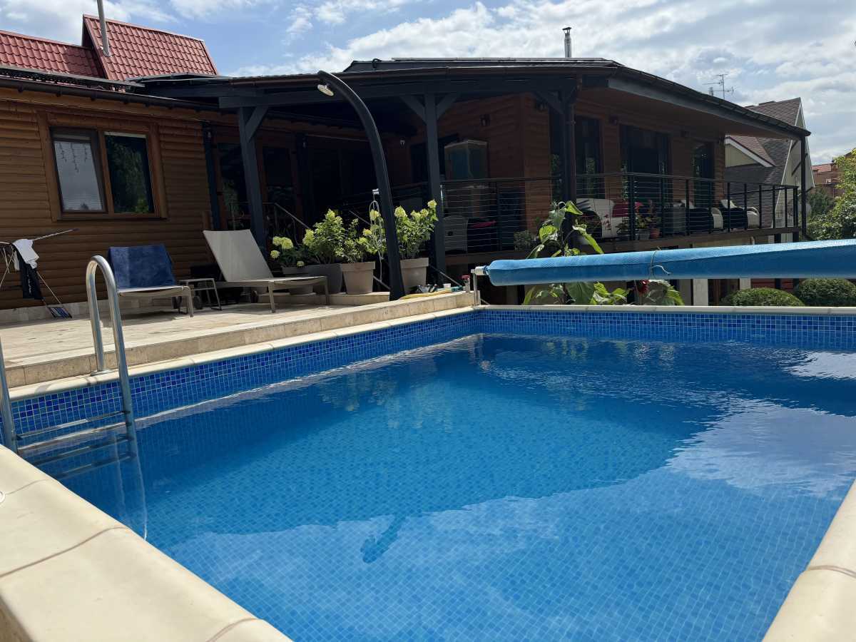 Коттедж посуточно 160 м², Лісова Поляна, 8