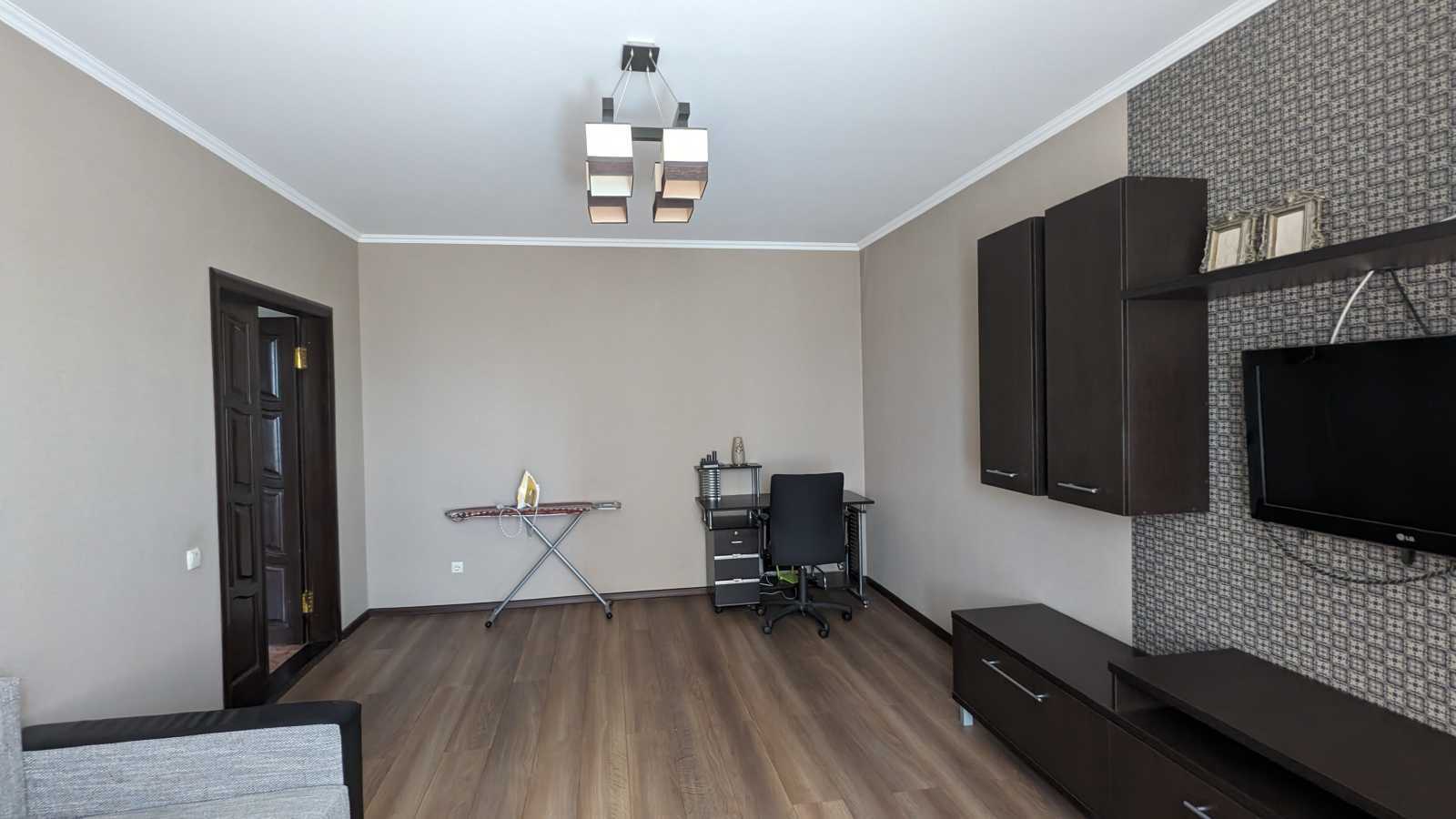 Аренда 2-комнатной квартиры 75 м², Ревуцкого ул., 5