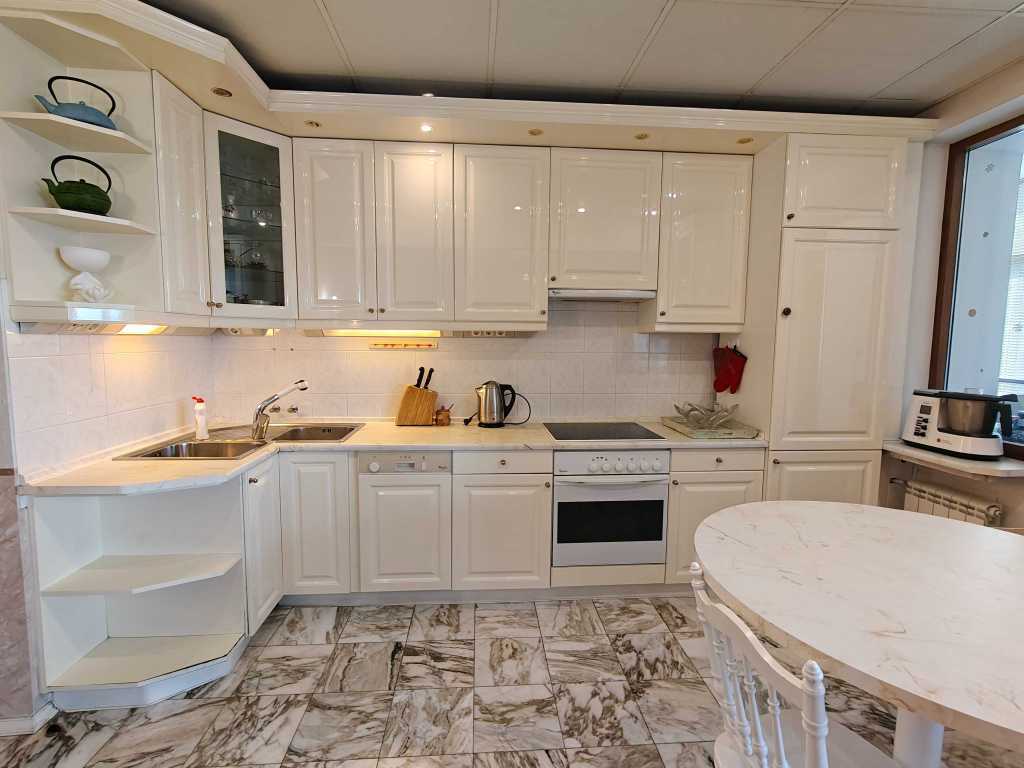 Аренда 3-комнатной квартиры 100 м², Леси Украинки бул., 21А