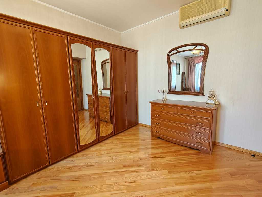 Аренда 3-комнатной квартиры 100 м², Леси Украинки бул., 21А