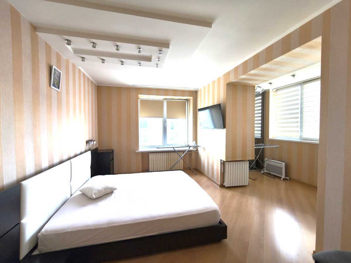 Аренда 2-комнатной квартиры 65 м², Суворова ул., 14