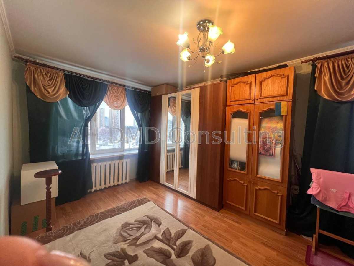 Продажа 4-комнатной квартиры 79 м², Анатолия Соловьяненко ул., 2/6