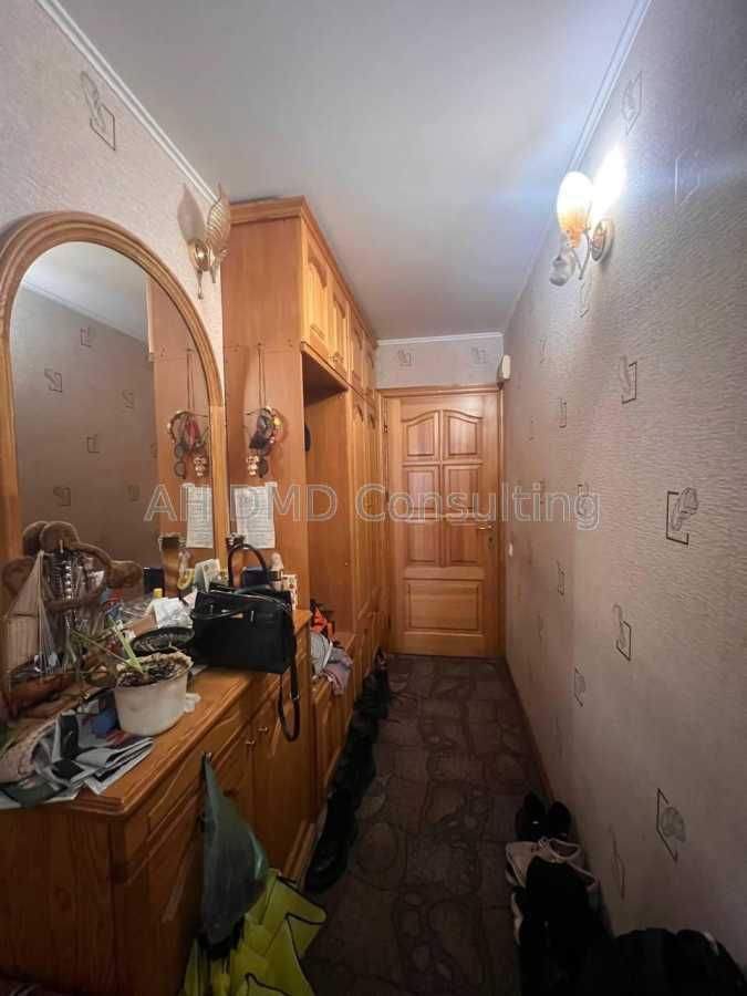 Продажа 4-комнатной квартиры 79 м², Анатолия Соловьяненко ул., 2/6