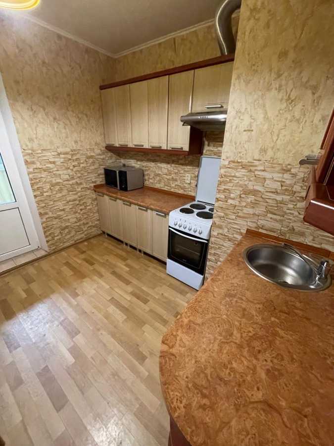 Оренда 1-кімнатної квартири 42 м², Олени Пчілки вул., 2