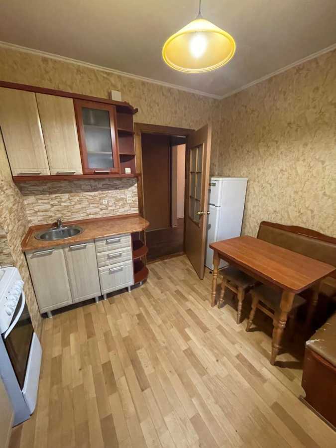 Оренда 1-кімнатної квартири 42 м², Олени Пчілки вул., 2