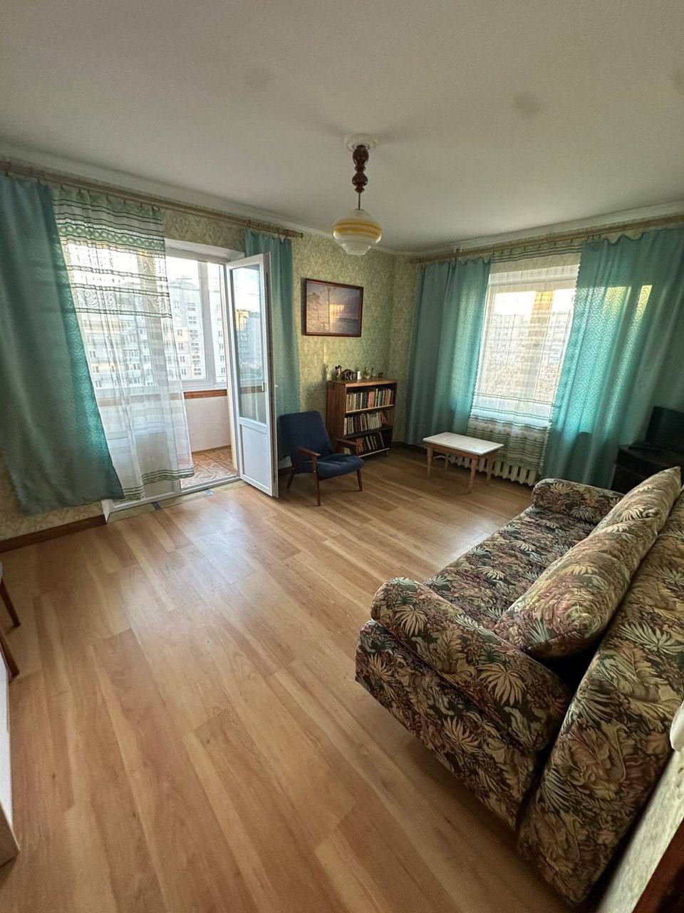 Продаж 1-кімнатної квартири 31.3 м², Прибузька вул., 24