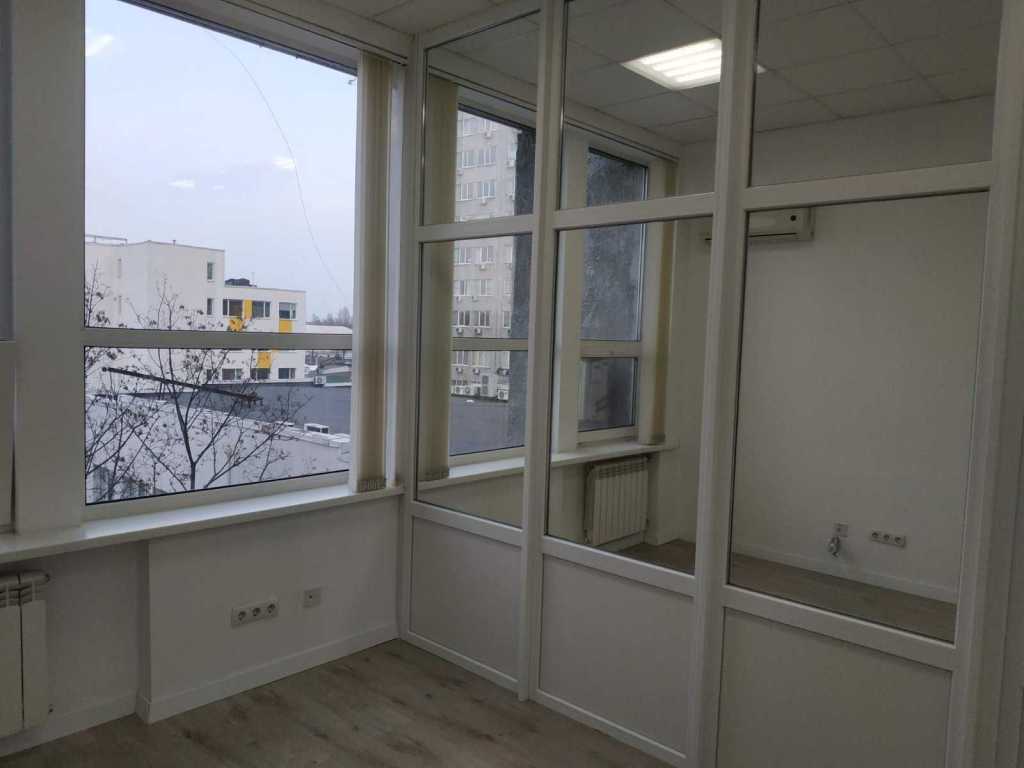 Аренда офиса 35 м², Евгения Сверстюка ул., 11Б