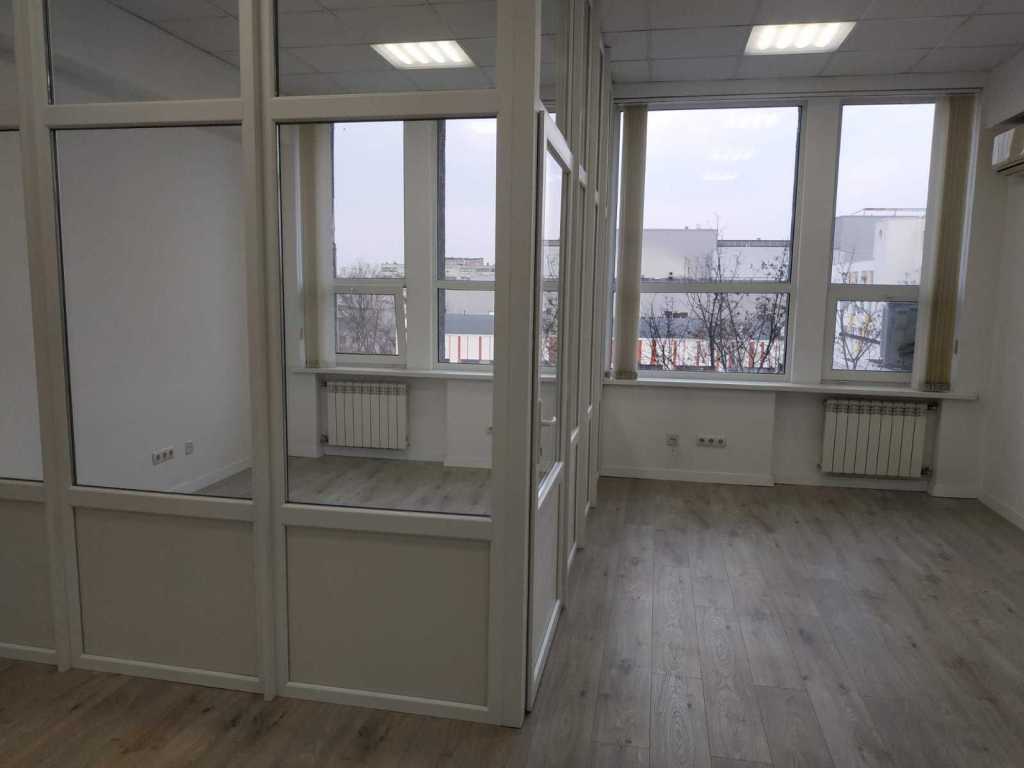 Аренда офиса 35 м², Евгения Сверстюка ул., 11Б