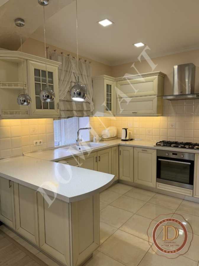 Продажа дома 255 м², Солидарности ул.