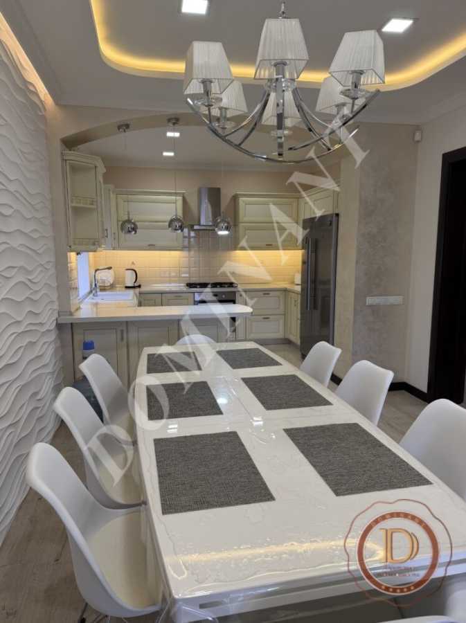 Продажа дома 255 м², Солидарности ул.