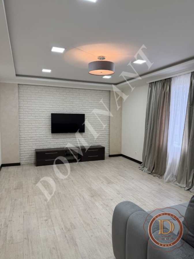 Продажа дома 255 м², Солидарности ул.