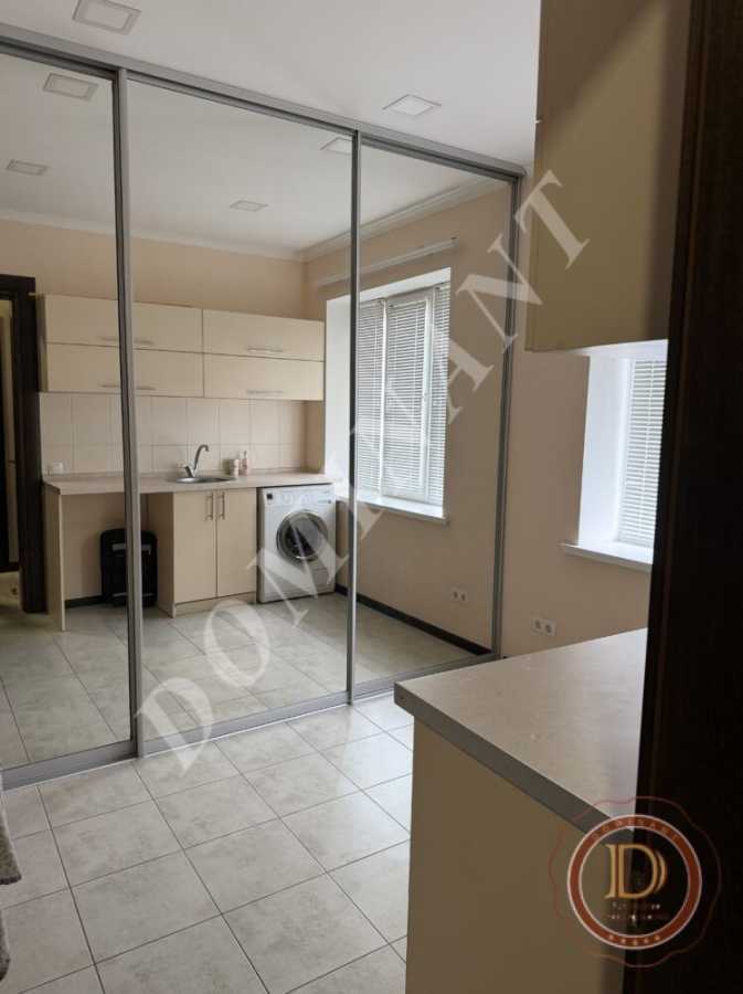 Продажа дома 255 м², Солидарности ул.