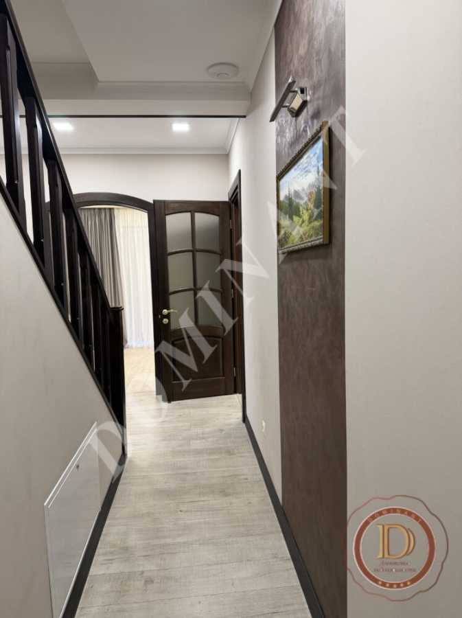 Продажа дома 255 м², Солидарности ул.