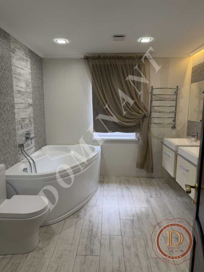 Продажа дома 255 м², Солидарности ул.