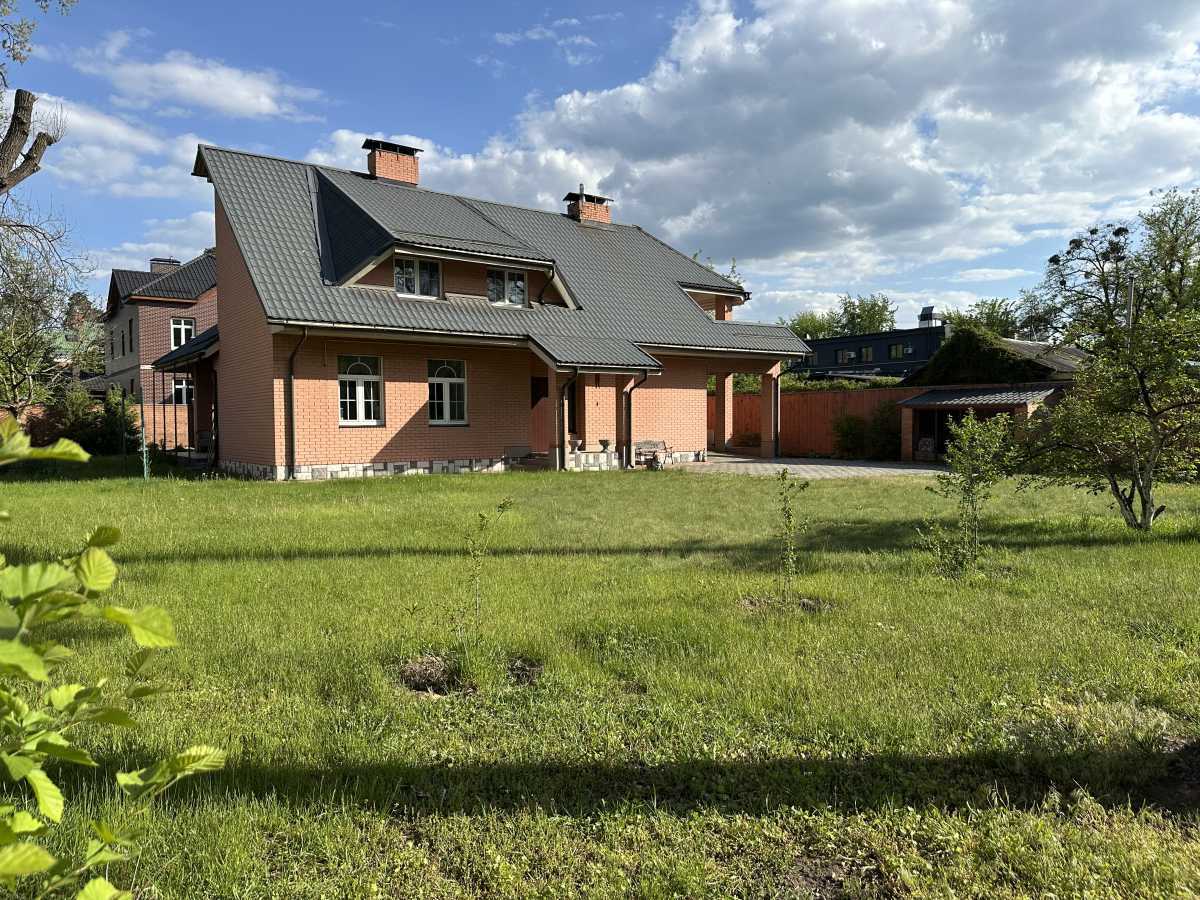 Продаж будинку 240 м², Квітки Цісик вул., 81