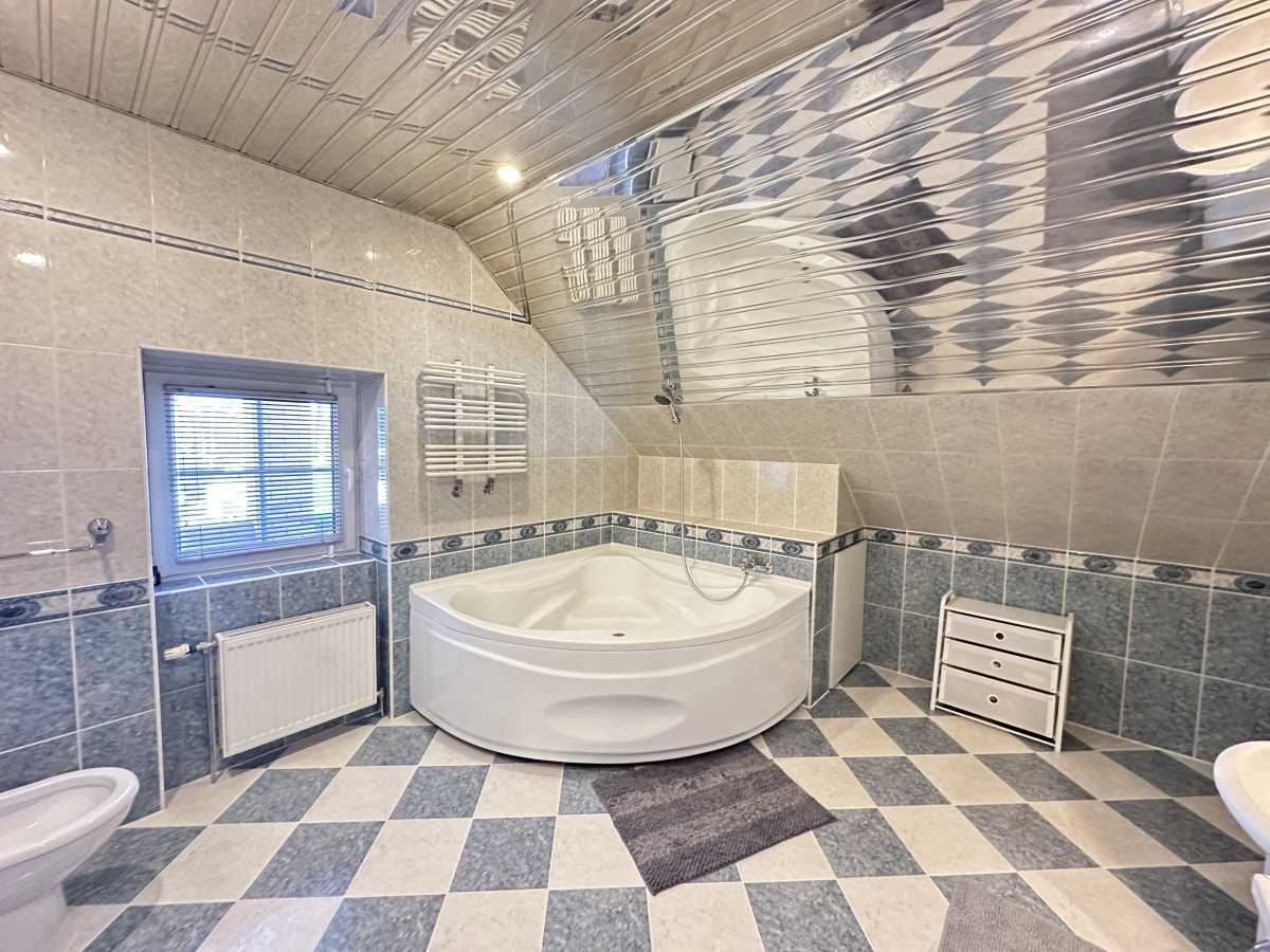 Продаж будинку 240 м², Квітки Цісик вул., 81