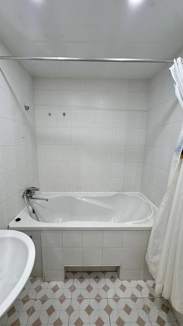 Оренда 4-кімнатної квартири 86 м², Писаржевського вул.