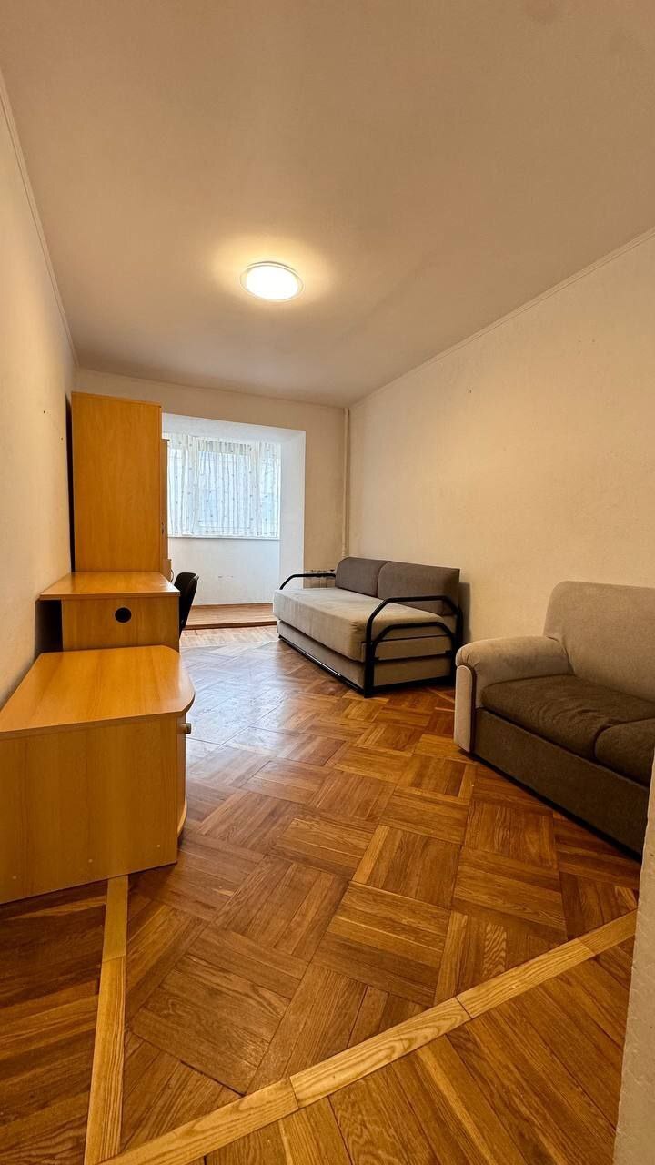 Оренда 4-кімнатної квартири 86 м², Писаржевського вул.