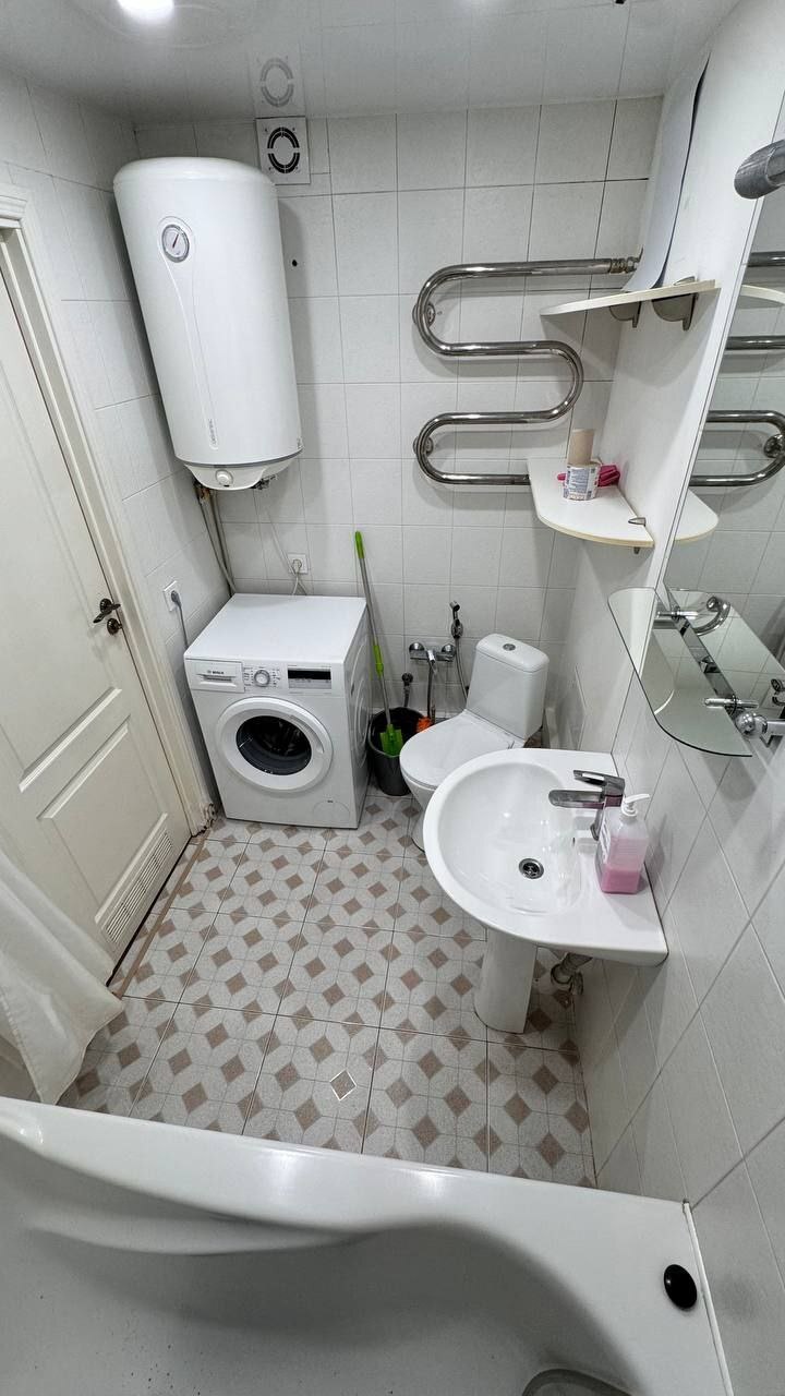 Оренда 4-кімнатної квартири 86 м², Писаржевського вул.