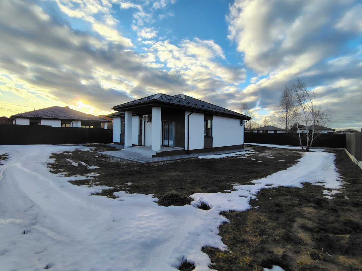 Продажа дома 100 м², Шкільна