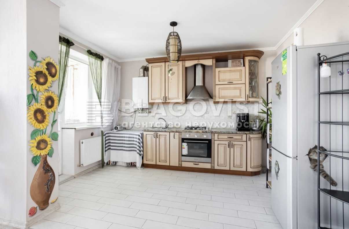 Продаж 4-кімнатної квартири 105 м², Петрівська вул., 9