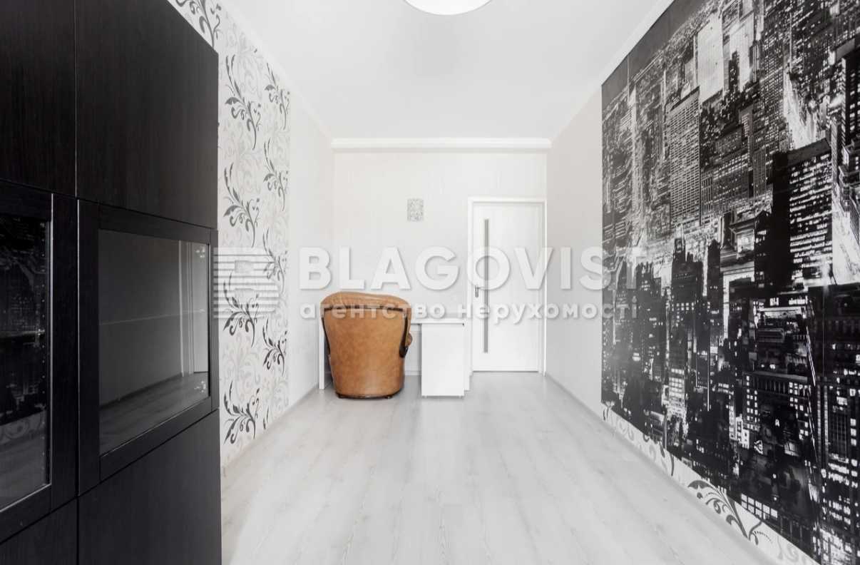 Продаж 4-кімнатної квартири 105 м², Петрівська вул., 9