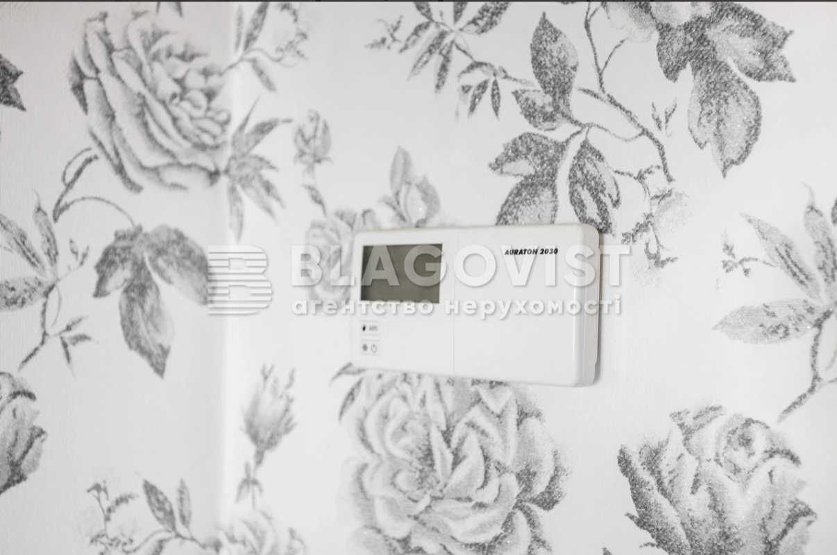 Продаж 4-кімнатної квартири 105 м², Петрівська вул., 9