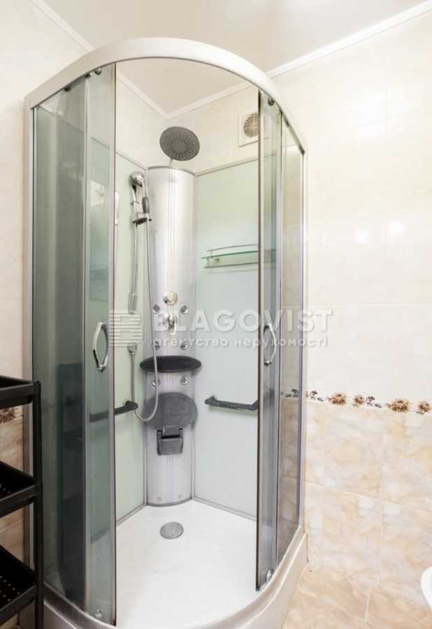 Продаж 4-кімнатної квартири 105 м², Петрівська вул., 9