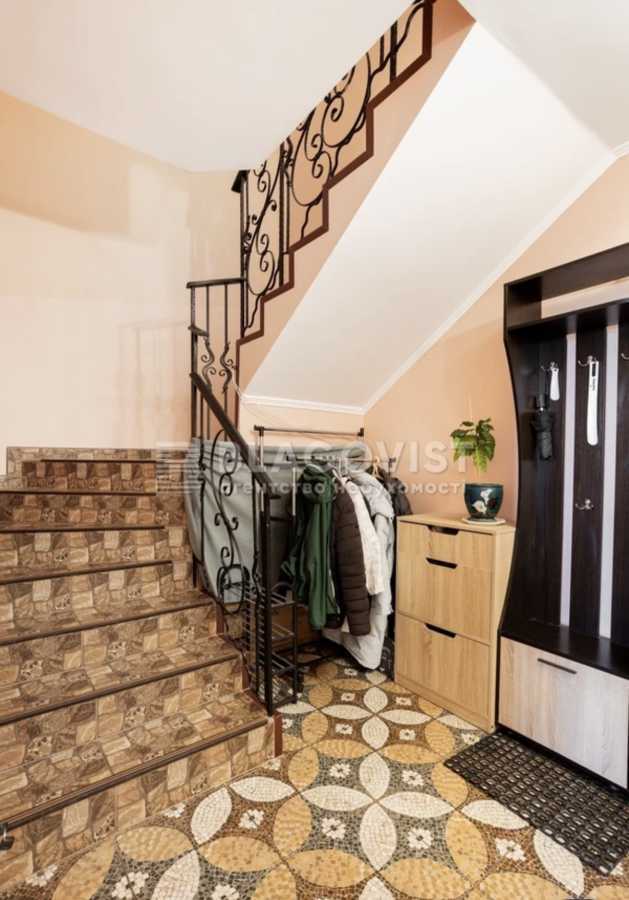 Продаж 4-кімнатної квартири 105 м², Петрівська вул., 9