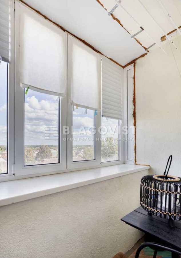 Продаж 4-кімнатної квартири 105 м², Петрівська вул., 9