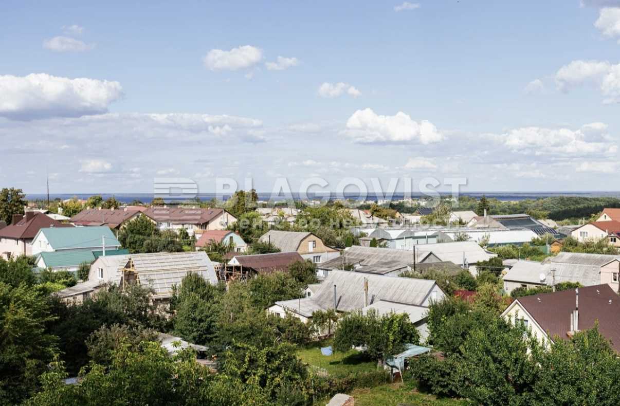 Продаж 4-кімнатної квартири 105 м², Петрівська вул., 9