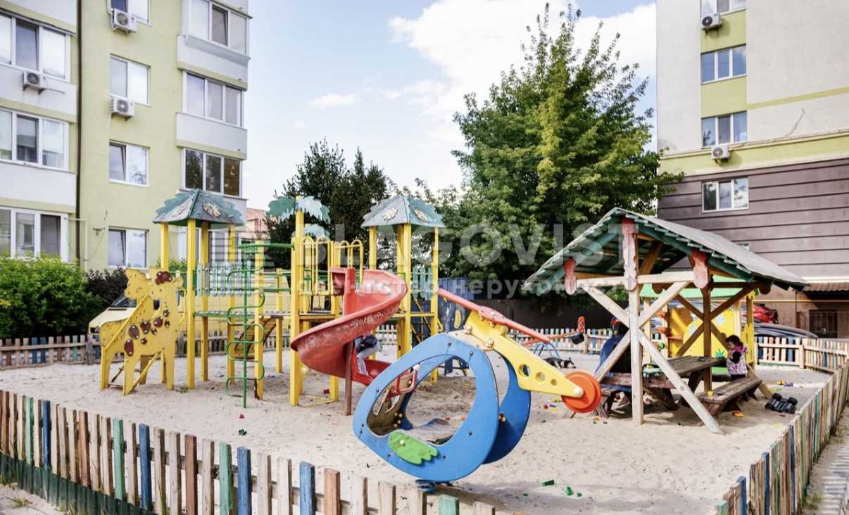 Продаж 4-кімнатної квартири 105 м², Петрівська вул., 9