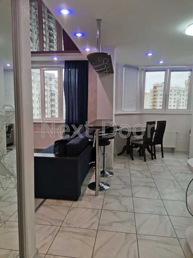 Продажа 1-комнатной квартиры 42 м², Вячеслава Черновола ул., 6