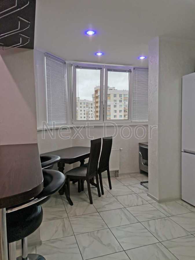 Продажа 1-комнатной квартиры 42 м², Вячеслава Черновола ул., 6